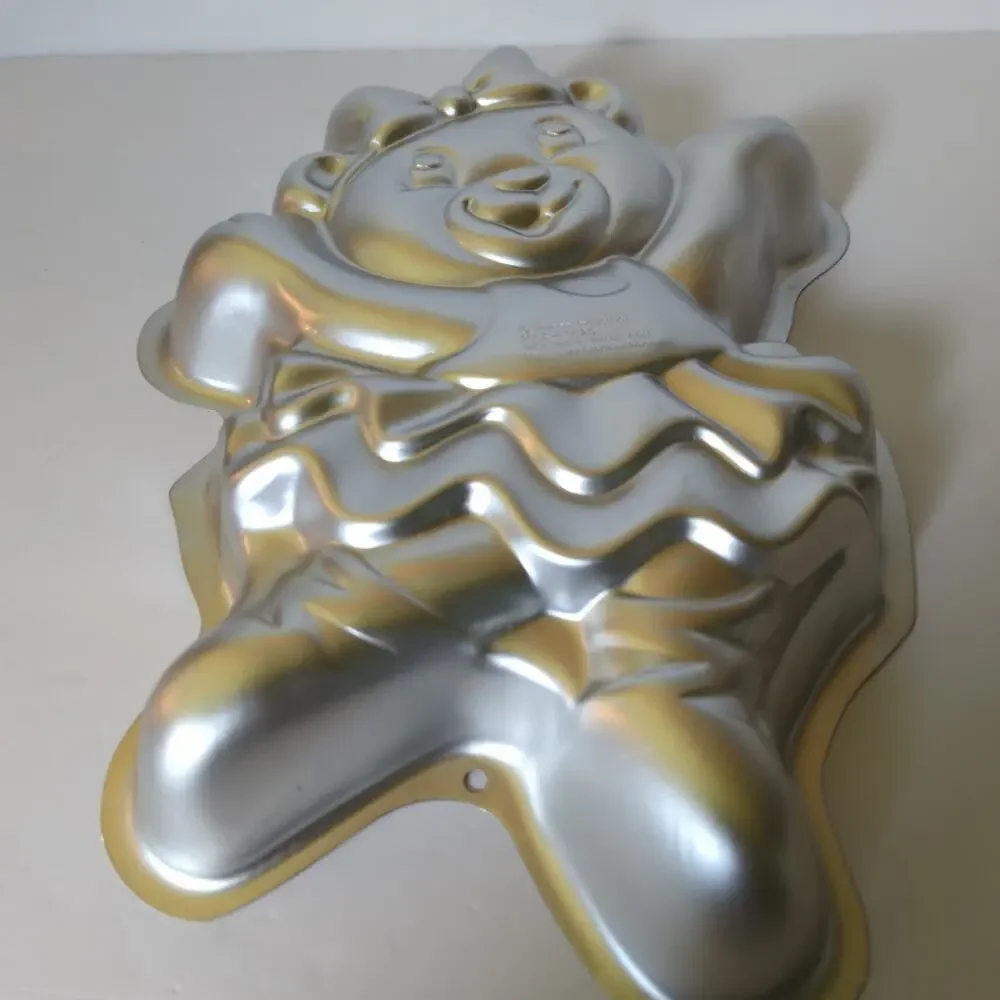 Wilton Ballerina Dancing Bear Cake Pan 2105-1028 Aluminum Dance Birthday 15